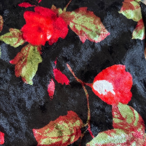 Molly Penzance Vibrant Floral Velvet Long Blazer - Black and Red - Picture 6 of 6
